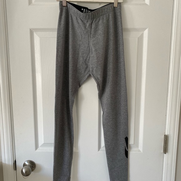 NIKE WOMENS LEGGINGS - Picture 2 of 3